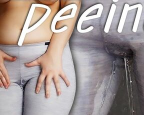 Didn't make it to the Toilet and Pee in my Pants Lovely Dove 4K Pissing Desperate Pee Golden Shower