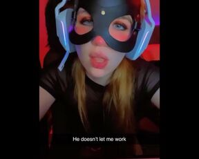 HEY HUBBY, MY BOYFRIEND DOESN'T LET ME WORK!