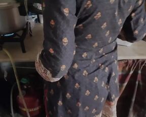 Pakistani Delivery Boy Homemade Girl Sex with Pizza Only