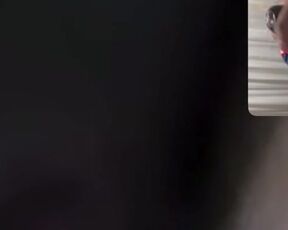 PUSE CACHONDA A MI AMIGA POR VIDEOLLAMADA !! HACE QUE ME CORRA