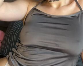 Beautiful bitch in gray top shows her ass????